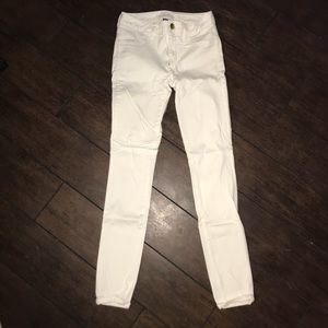 White skinny jeans